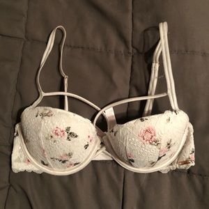 Victoria’s Secret 32c bra